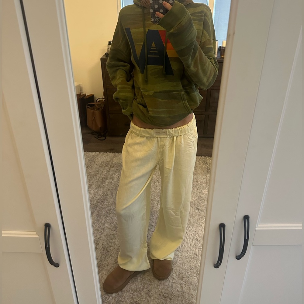 NWOT *sold out* studio seven designs sophia pants - pale yellow